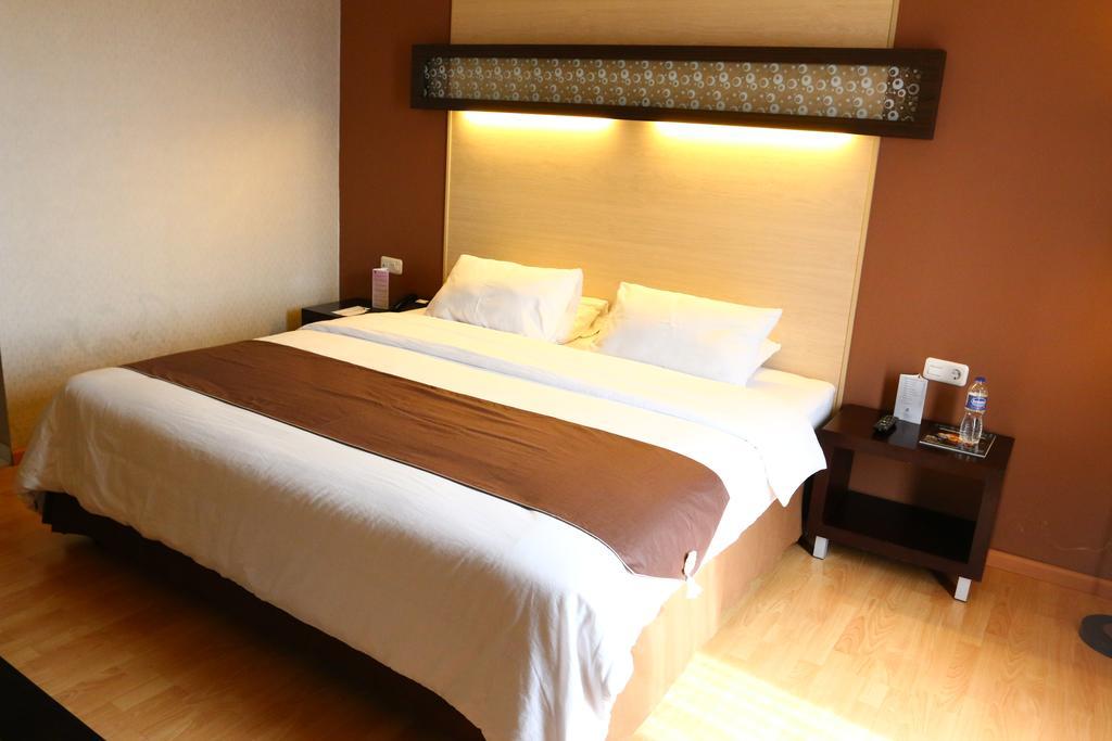 Griptha Hotel Kudus Room photo
