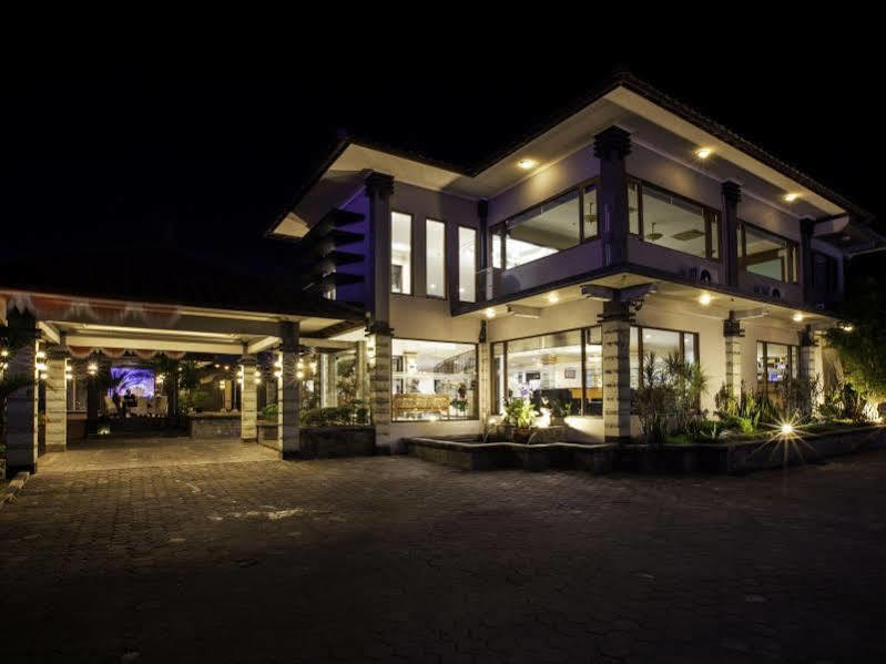 Griptha Hotel Kudus Exterior photo